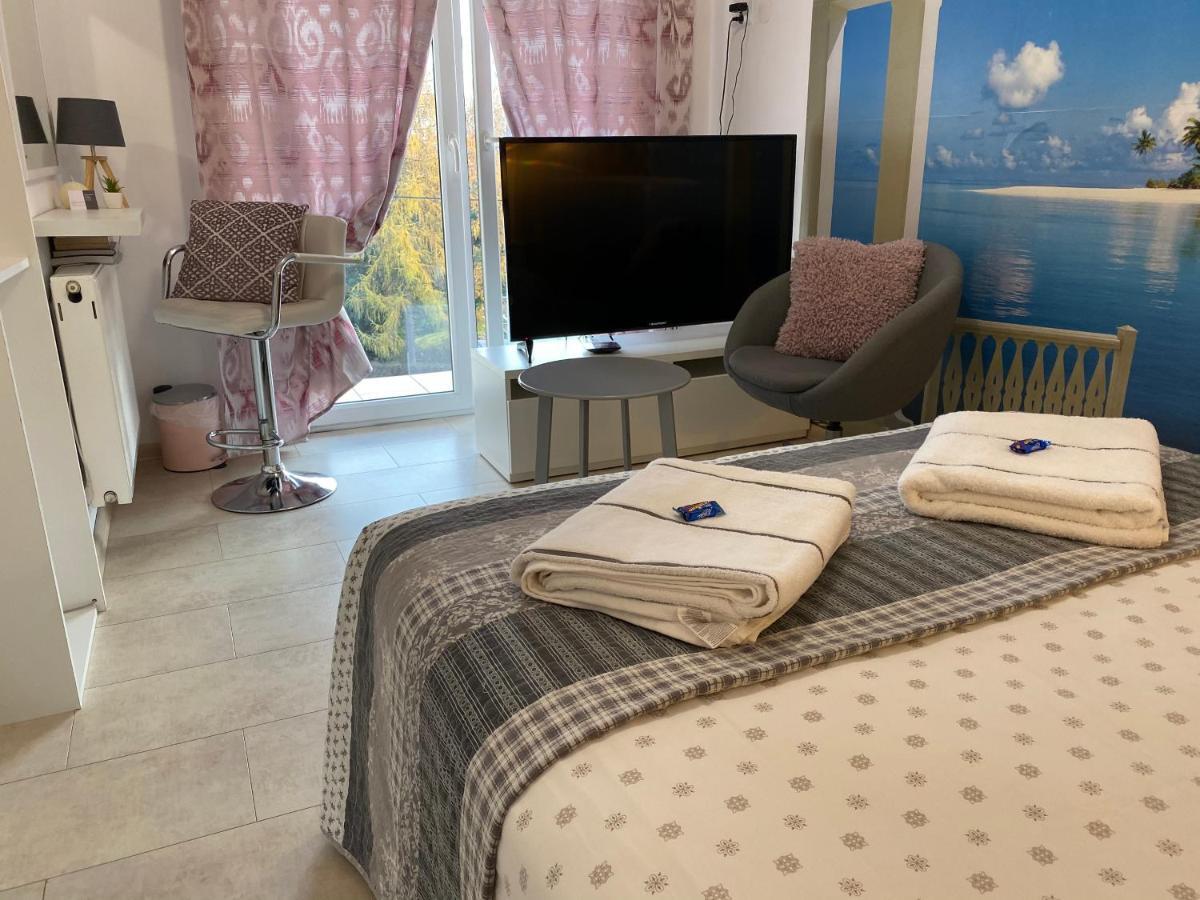 Willa Nad Sola Guest House Osvětim Exteriér fotografie